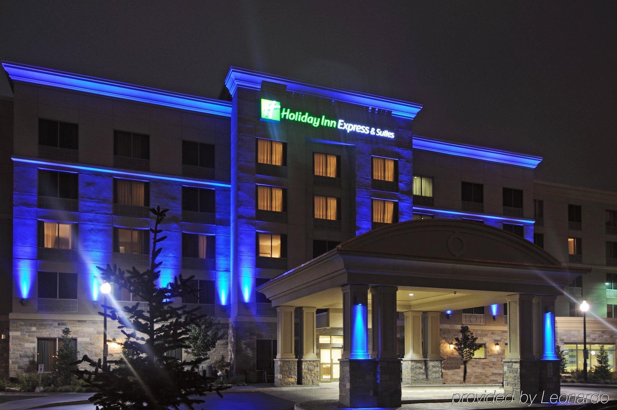 Holiday Inn Express & Suites Vaughan-Southwest, An Ihg Hotel Exterior foto